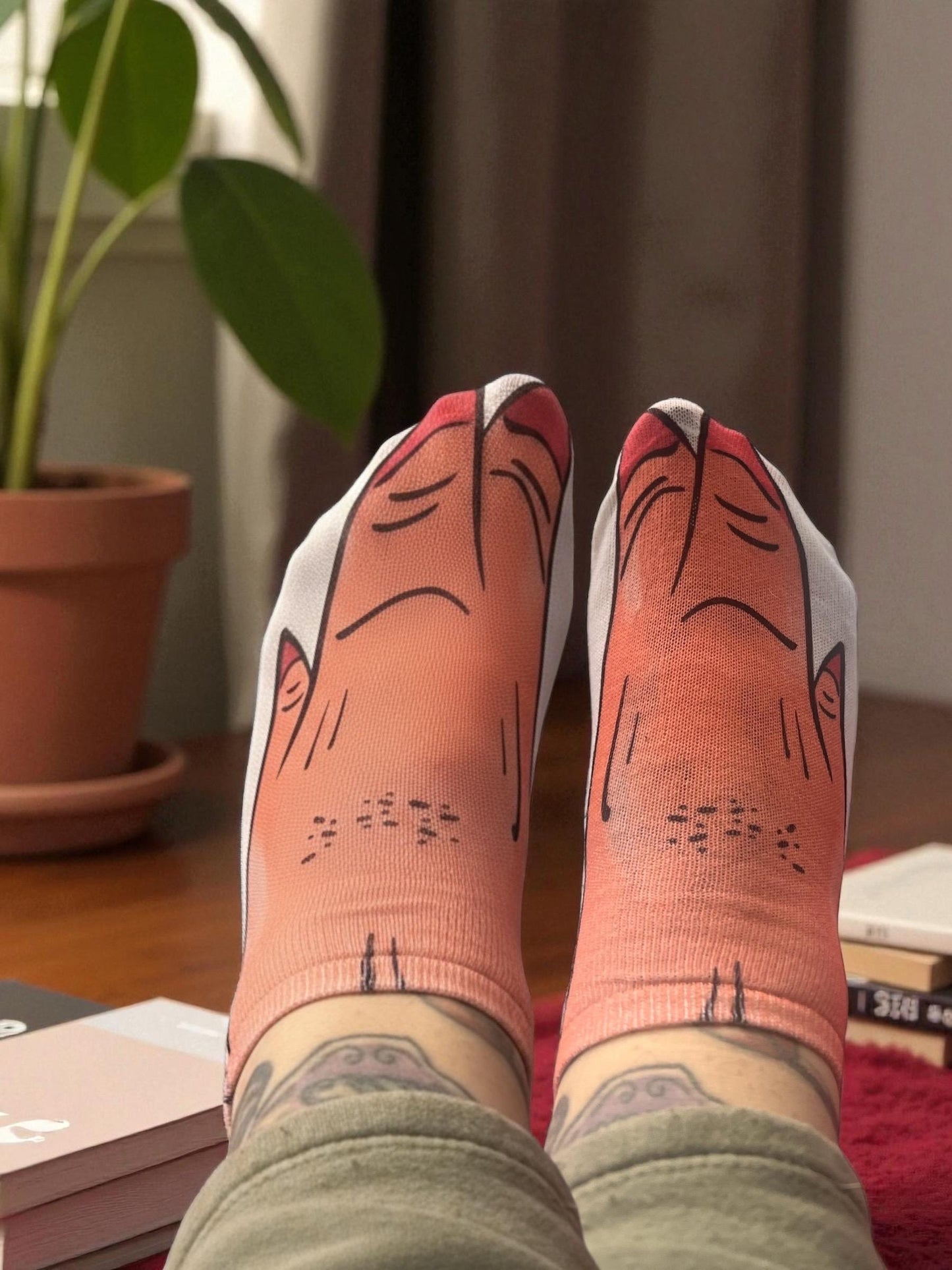 Novelty Foot Design Socks | Funny Gift Socks | Funky Unisex Crew Socks | Funny Animal Feet Socks
